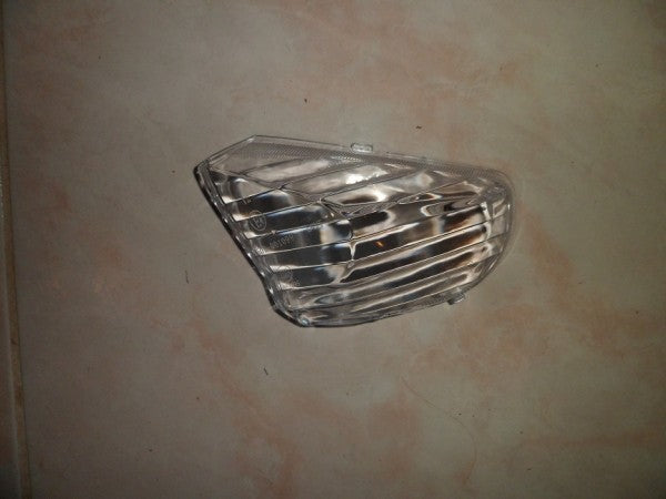 Cabochon de clignotant droit scooter 50cc 